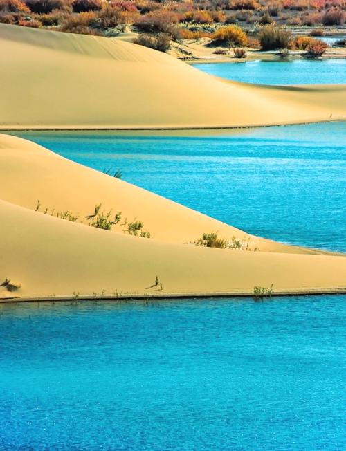 巴丹吉林沙漠介绍：面积、海拔、沙山、湖泊等详情全知道